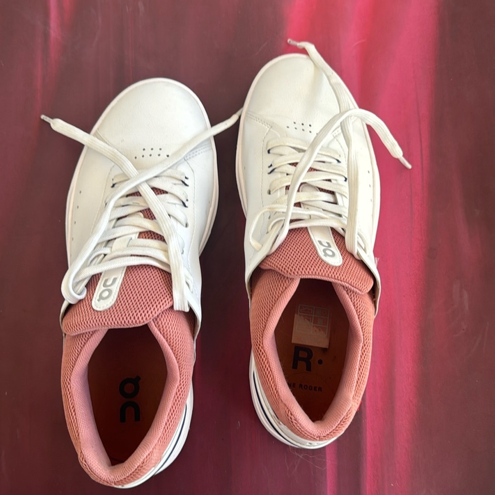 On Cloud Women’s The Roger.